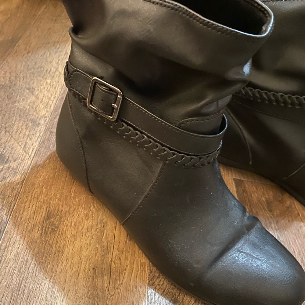 8.5 Black Booties - Picture 2 of 3